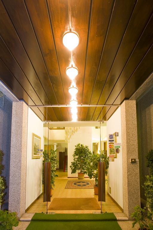 Hotel Metropol Caorle Extérieur photo