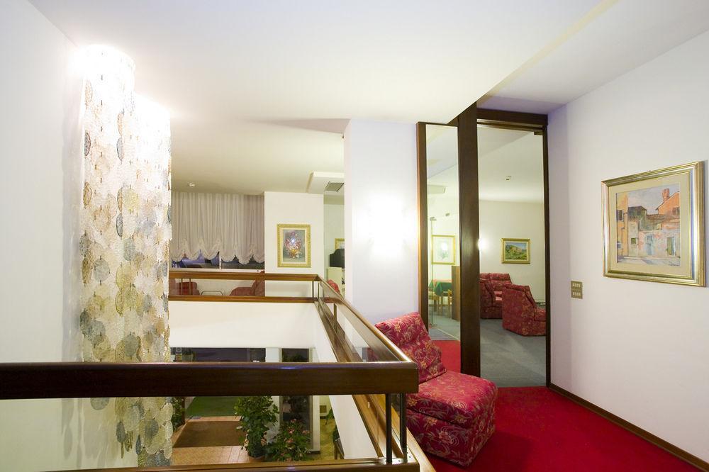 Hotel Metropol Caorle Extérieur photo