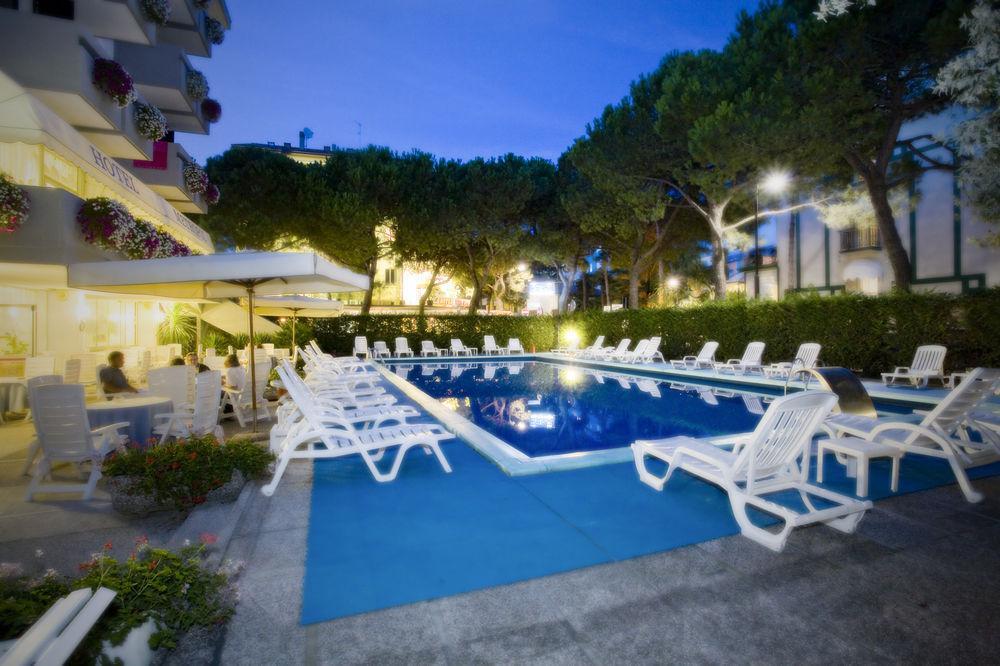 Hotel Metropol Caorle Extérieur photo