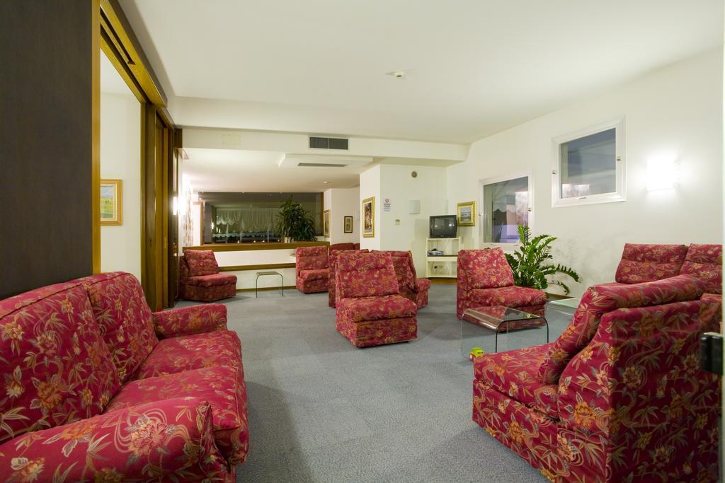 Hotel Metropol Caorle Extérieur photo