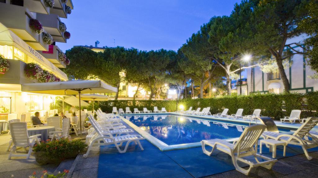 Hotel Metropol Caorle Extérieur photo